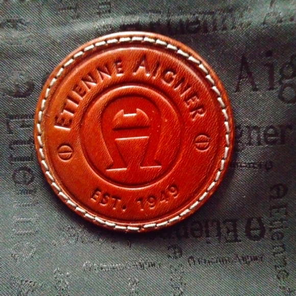 Etienne Aigner *VINTAGE* Genuine Leather Purse, Tan Brown, Brass Hardware - Picture 15 of 16